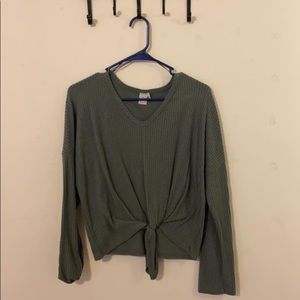 Green long sleeve crop top